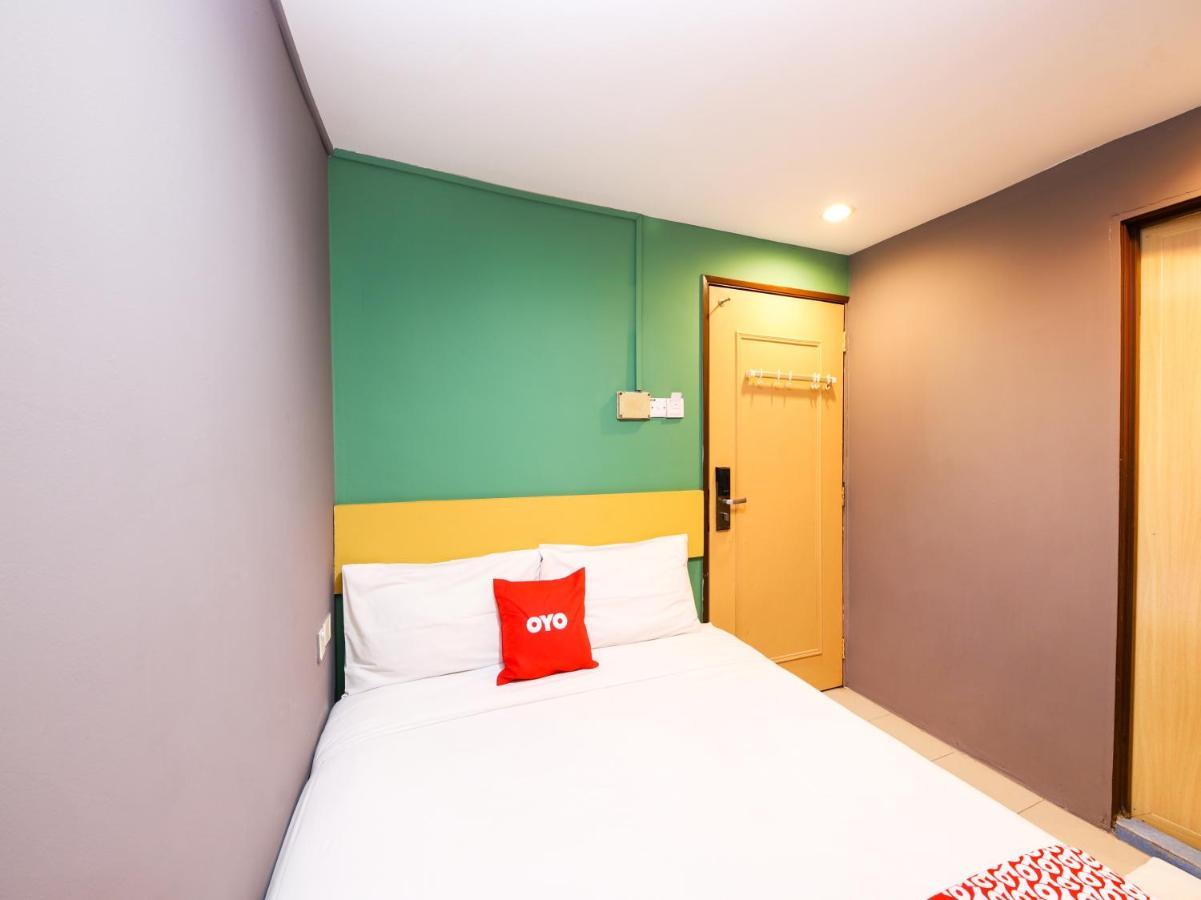 Oyo 89688 Alor Street Hotel Kuala Lumpur Exterior foto